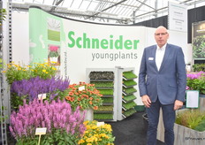 Schneider Youngplants was exhibiting at Plantarium for the first time this year. "Our range of perennials from cuttings has expanded so much that it is now definitely interesting to participate in this fair." In the picture: Evert-Jan Luijtjes.